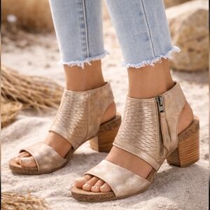 Sofft NEW Milan Desert Boho Gold Shimmer Stacked Block Heel Sandals 8M